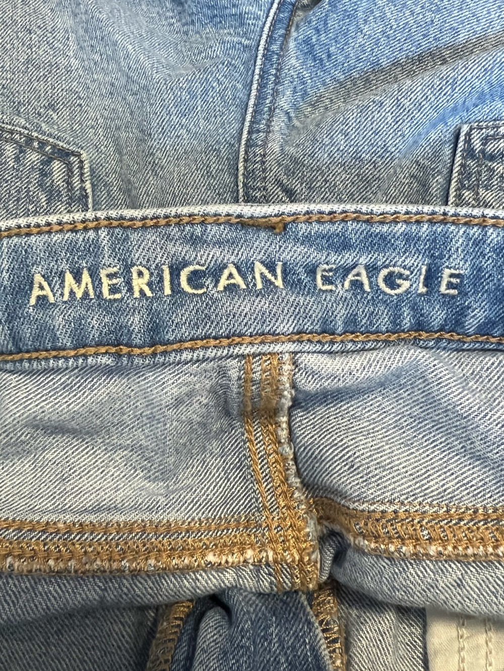 American Eagle Outfitters Light Blue Distressed High-Rise Mom Short Women 10 - Picture 5 of 10